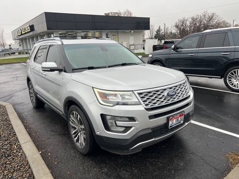 Used 2017 Ford Explorer Platinum image 1