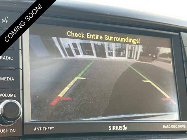Used 2016 Chrysler Town & Country Touring-L FWD image 27