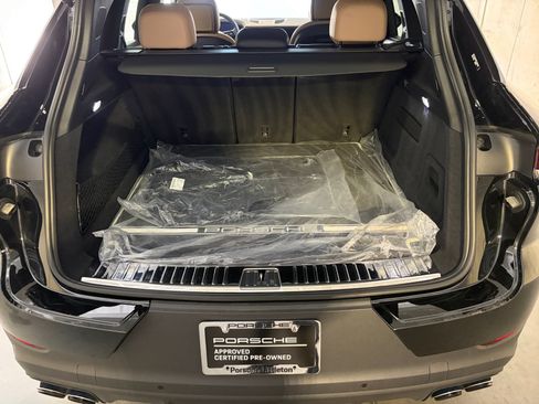 Certified 2026 Porsche Cayenne AWD/4WD image 29