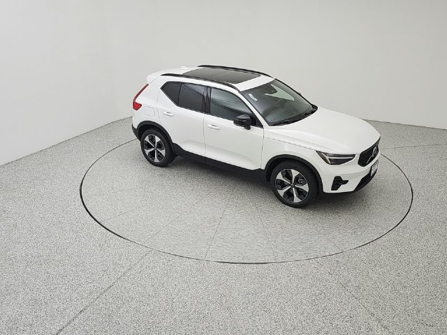 New 2026 Volvo XC40 B5 Plus w/ Protection Package Premier AWD/4WD image 15