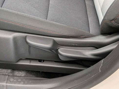 New 2026 Chevrolet Trax RS w/ Sunroof Package FWD image 18