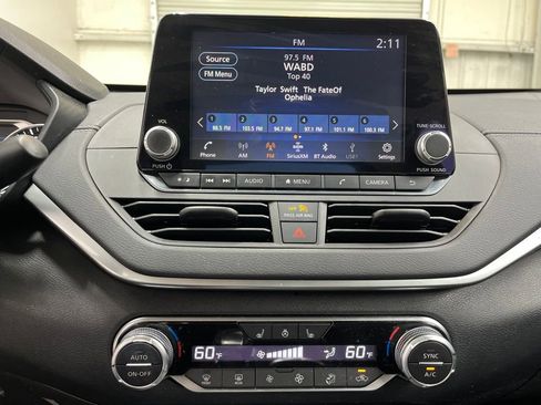 Used 2019 Nissan Altima 2.5 SV FWD image 15