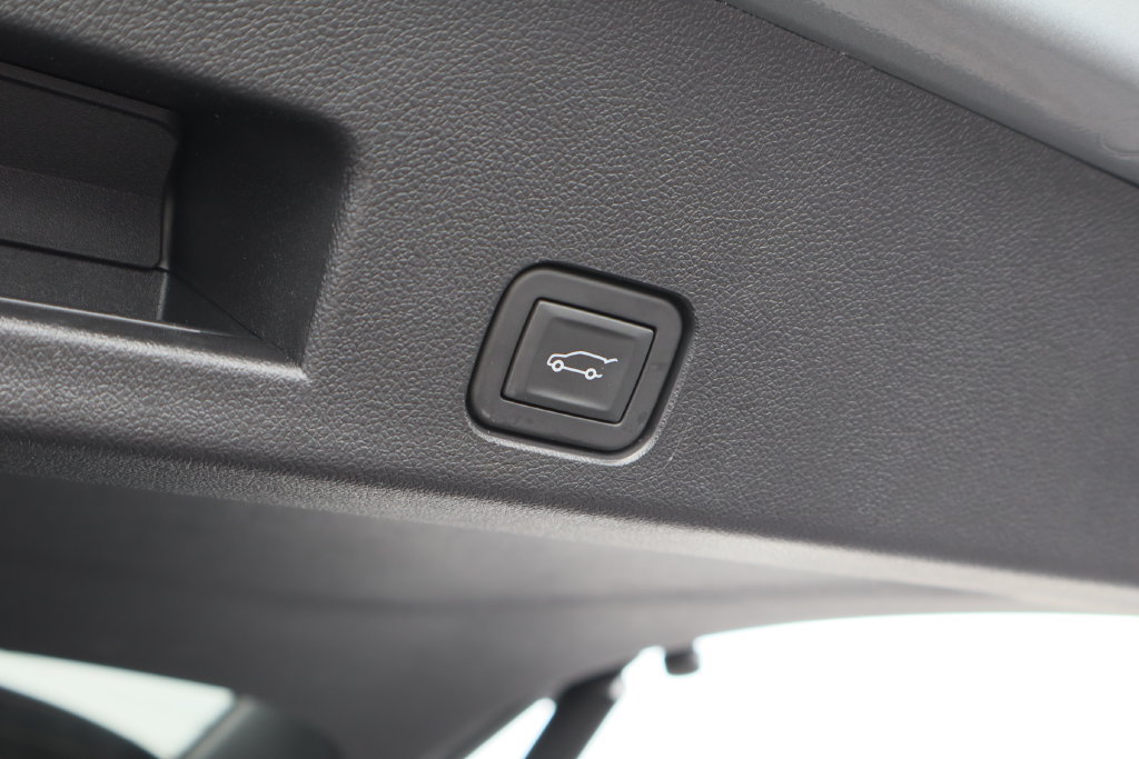 Certified 2026 GMC Acadia Elevation w/ Elevation Premium Package FWD image 28