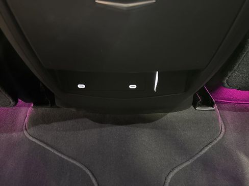 Used 2021 Cadillac Escalade Premium Luxury image 36