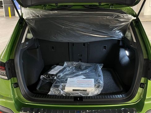 New 2026 Volkswagen Taos SEL image 37