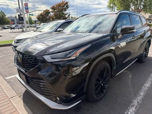 Used 2023 Toyota Highlander XSE AWD/4WD image 14