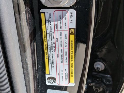 Used 2022 RAM 1500 Laramie AWD/4WD image 17