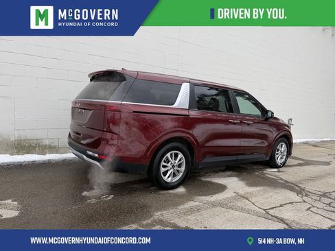 Used 2024 Kia Carnival LX image 3