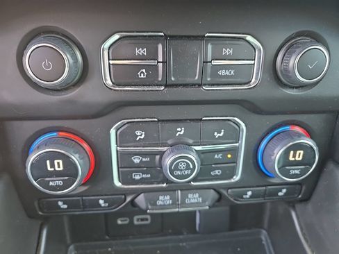 Used 2023 Chevrolet Tahoe RST w/ Sport Performance Package AWD/4WD image 15
