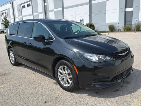 Used 2023 Chrysler Voyager LX w/ Fleet Security Group FWD image 3
