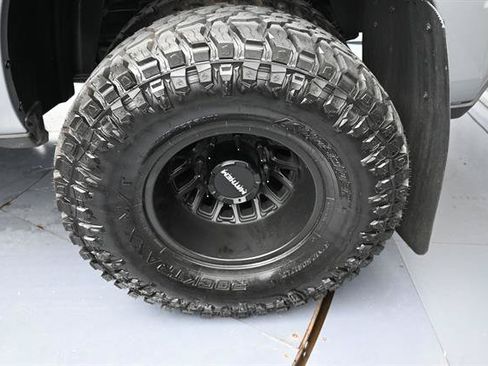 Used 2024 RAM 3500 Tradesman w/ Chrome Appearance Group AWD/4WD image 19