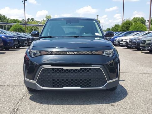 Used 2023 Kia Soul LX w/ LX Technology Package FWD image 2