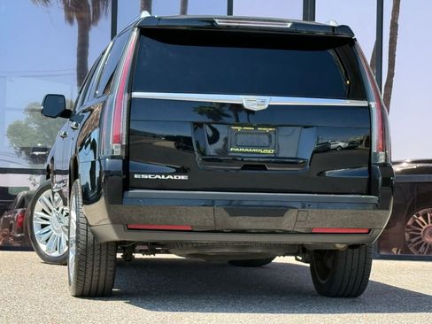 Used 2016 Cadillac Escalade Platinum AWD/4WD image 8