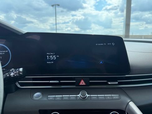 Certified 2024 Hyundai Elantra SE FWD image 21