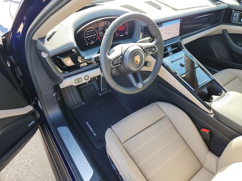 New 2026 Porsche Panamera 4 image 4