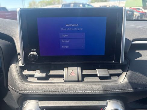 Used 2023 Toyota RAV4 LE AWD/4WD image 29