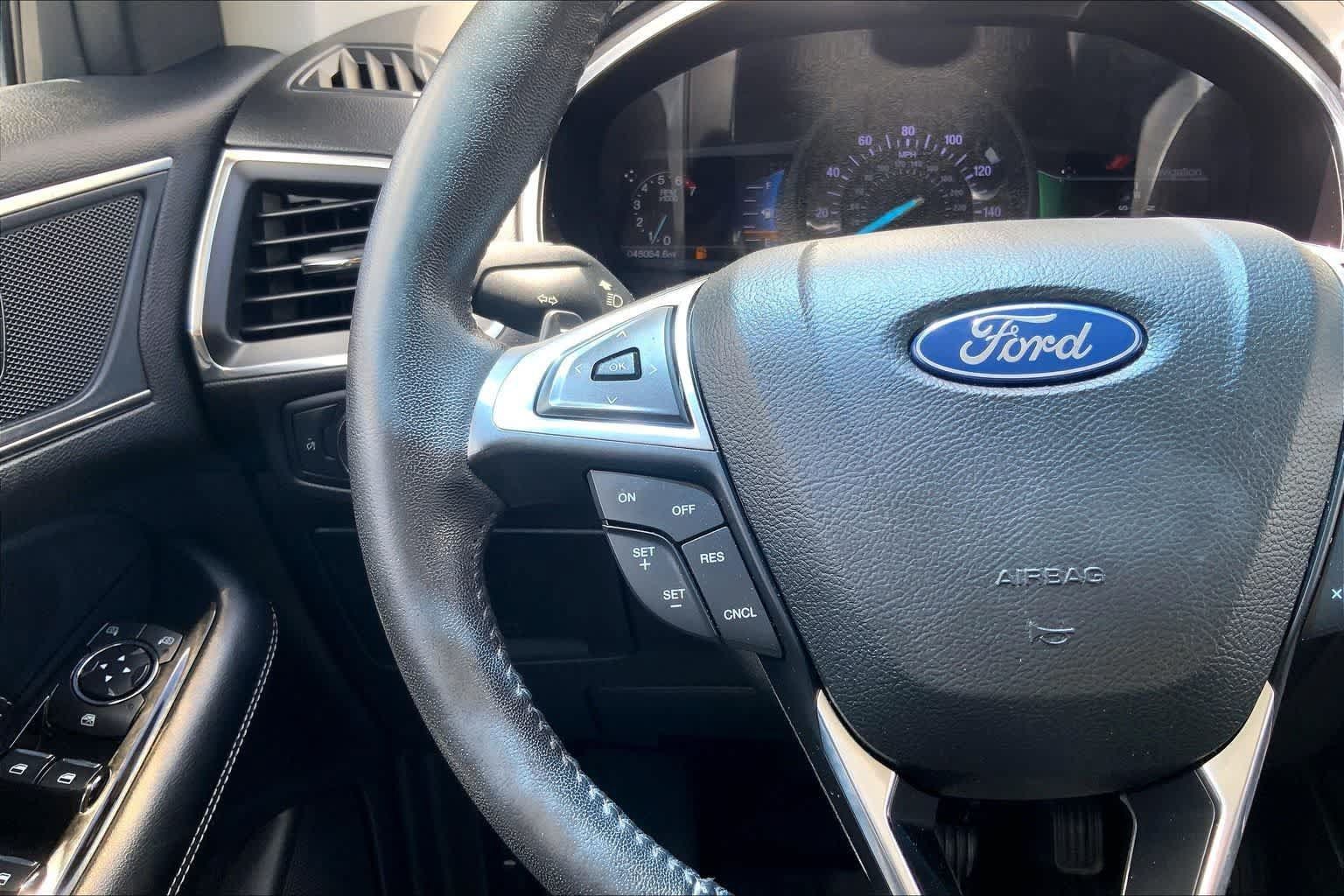 Used 2018 Ford Edge Titanium w/ Equipment Group 301A FWD image 24