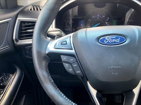 Used 2018 Ford Edge Titanium w/ Equipment Group 301A FWD image 24