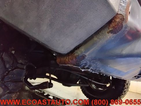 Used 2005 HUMMER H2 w/ Preferred Equipment Group image 22