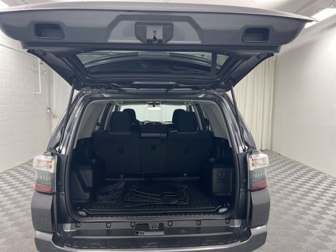 Used 2016 Toyota 4Runner SR5 image 8