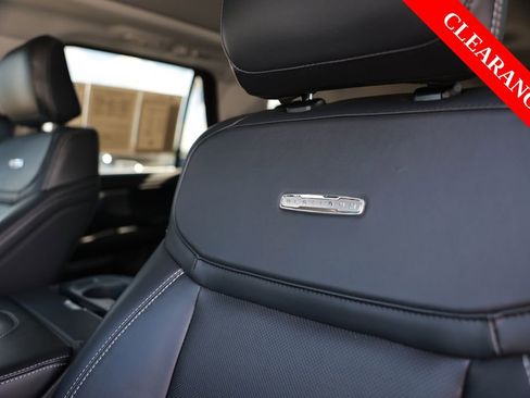 Used 2025 Ford Expedition Platinum w/ Driver's Package AWD/4WD image 18