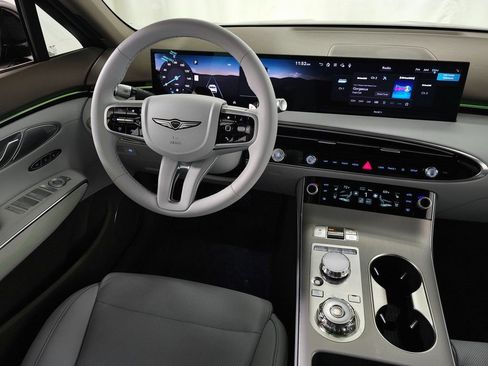 Used 2026 Genesis GV70 2.5T Advanced w/ G1 Accessory Package AWD/4WD image 15
