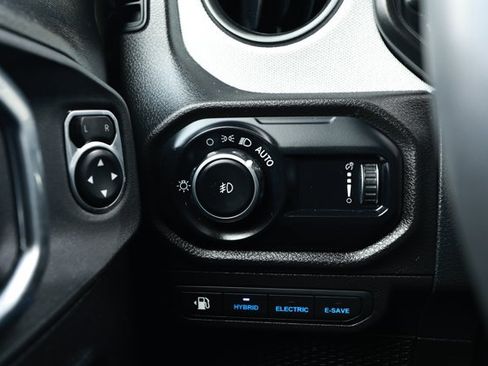 Certified 2024 Jeep Wrangler Unlimited AWD/4WD image 15