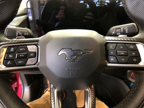 Used 2025 Ford Mustang GT Premium image 13