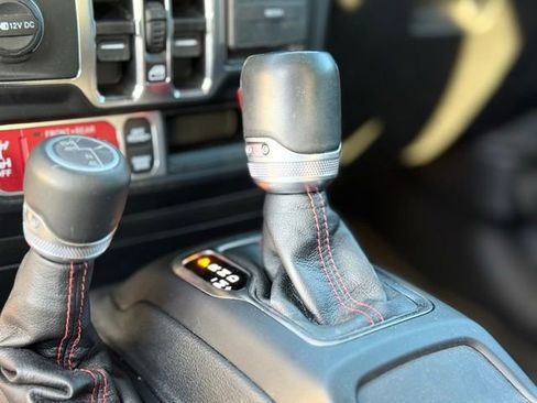 Used 2023 Jeep Gladiator Rubicon w/ Cold Weather Group image 20