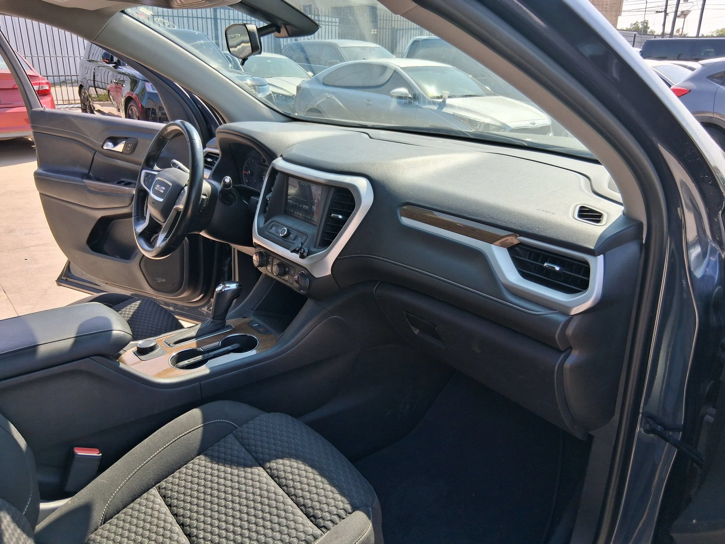 Used 2019 GMC Acadia SLE AWD/4WD image 39