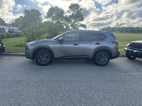 Used 2024 Nissan Rogue S FWD image 7