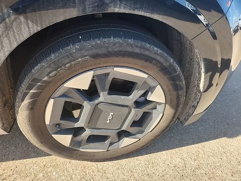 Used 2026 Kia Carnival EX FWD image 4