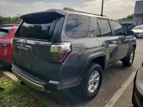 Used 2022 Toyota 4Runner SR5 AWD/4WD image 3