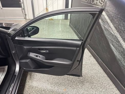 Used 2024 Nissan Sentra SV FWD image 25
