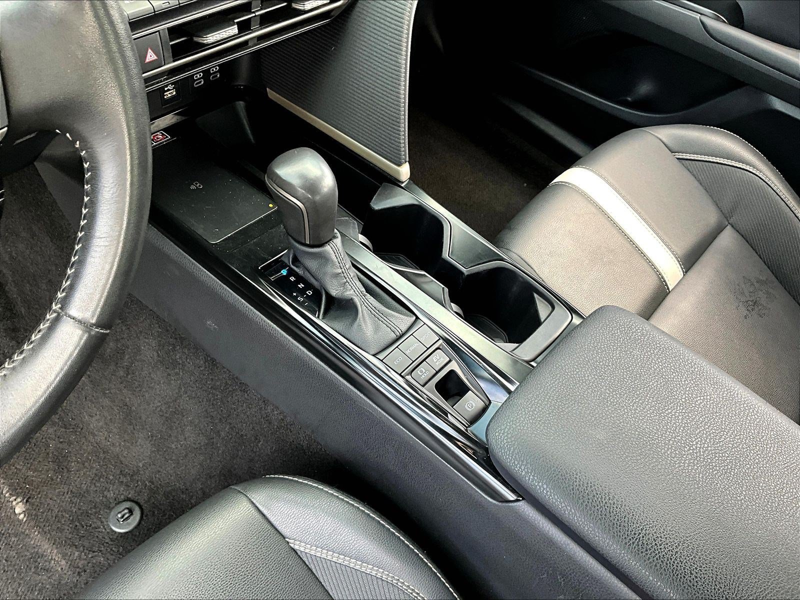 Used 2025 Toyota Camry SE FWD image 18