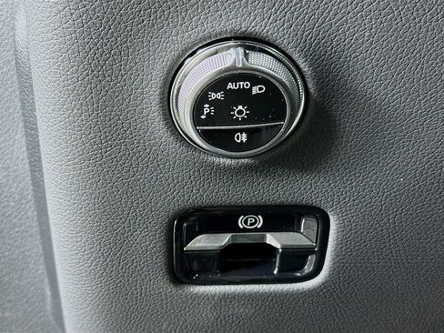 Used 2026 Mercedes-Benz GLC 300 4MATIC image 10