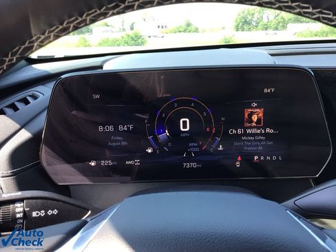 Used 2025 Chevrolet Traverse LT image 25