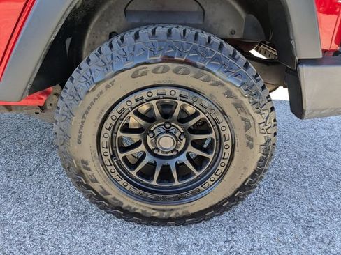 Used 2017 Jeep Wrangler Unlimited Sport w/ Connectivity Group AWD/4WD image 15