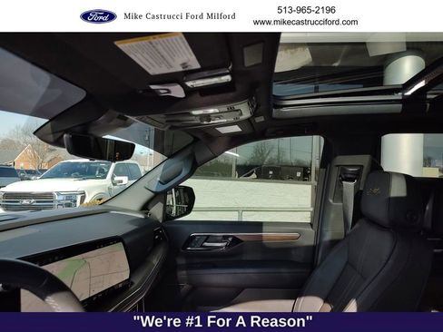 Used 2025 Chevrolet Tahoe High Country image 7