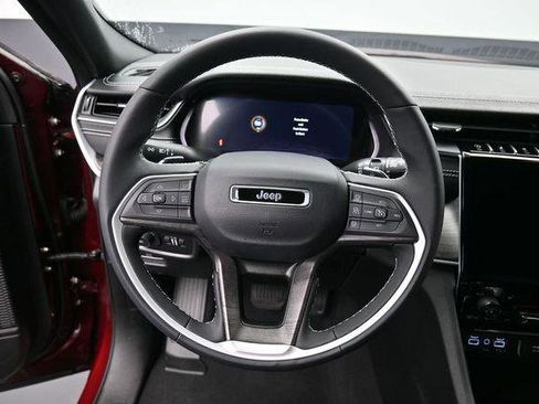 Used 2024 Jeep Grand Cherokee Limited AWD/4WD image 17