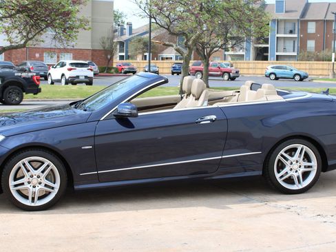 Used 2012 Mercedes-Benz E 550 Cabriolet image 17