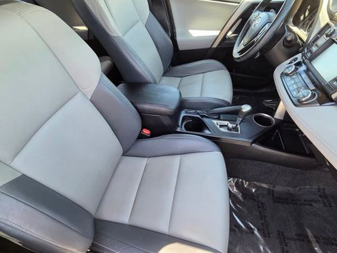 Used 2015 Toyota RAV4 Limited AWD/4WD image 18