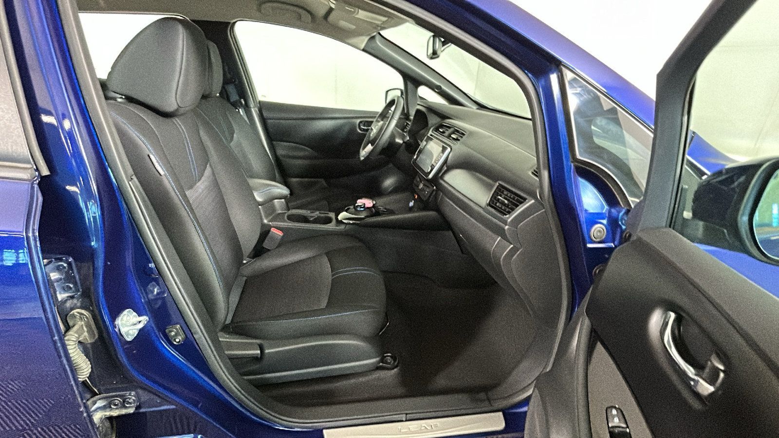 Used 2025 Nissan Leaf SV Plus FWD image 36