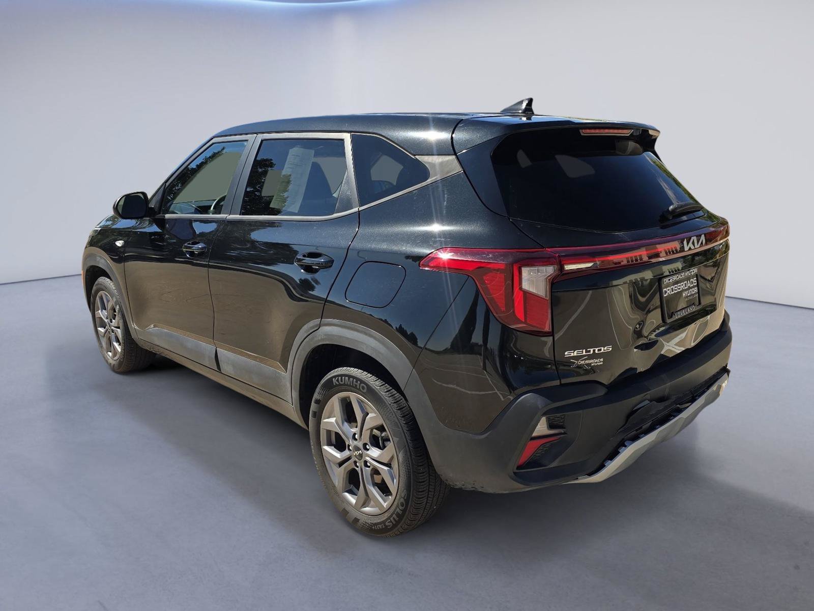Used 2024 Kia Seltos LX AWD/4WD image 3