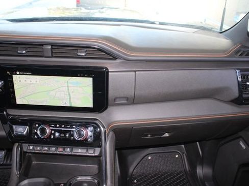 Used 2024 GMC Sierra 2500 AT4 w/ AT4 Premium Plus Package image 28