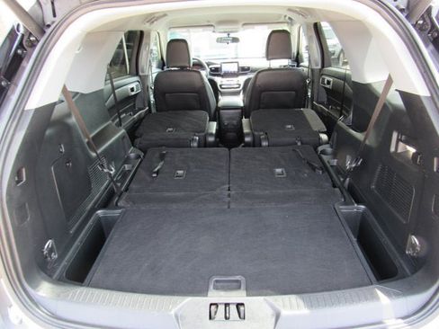 Used 2024 Ford Explorer XLT w/ Equipment Group 202A AWD/4WD image 34