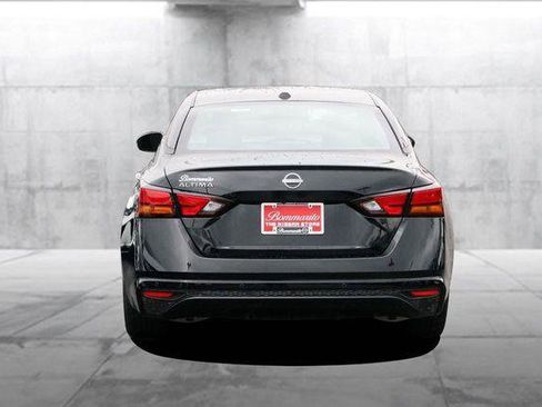 Used 2025 Nissan Altima 2.5 SV image 6