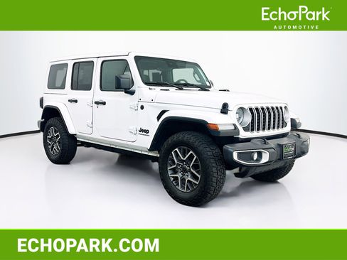 Used 2025 Jeep Wrangler Sahara image 1