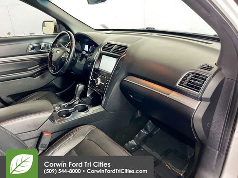 Used 2016 Ford Explorer Sport image 31