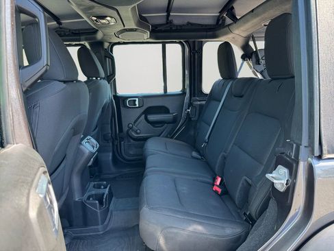Used 2022 Jeep Wrangler Unlimited Sport image 15
